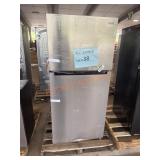 VISSANI 18.1 cu.ft. Refrigerator-Freezer;