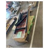 Husky 77ï¿½ red shelving