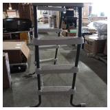 Pool ladder