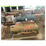 Lawn chair, 9ï¿½ solar light, unopened boxes