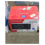 RCA 0.7 cu ft 700-Watt Microwave (Stainless)