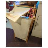 Cloth and Wood Laundry Basket with Rug