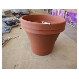 20" Flower Pots & Home Improvement Items