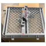 Indoor  Latching Safety Gate