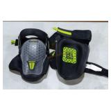 AMP knee pads