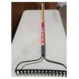 Craftsman Wood Handle Garden Rake With Broken