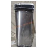 Itouchless Trash Can