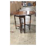 Oval End Table With Folding Ends