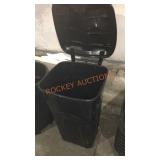 Garbage can with wheels