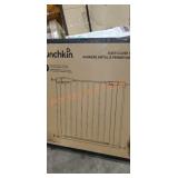 Munchkin Easy Close Metal Gate