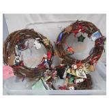 17 1/2"x 25"Tote With Grape Vine Wreaths