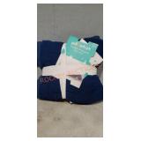 Pillowfort Triangle Stitch Twin Quilt