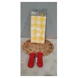 Lodge Cast Iron Silicon Pot Holders Plus