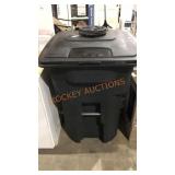 Toter 96 gallon Garbage Can on Wheels