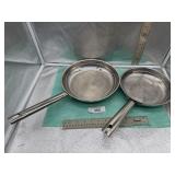 WOLFGANG PUCK 10' OMELEETE & 8' OMELETTE