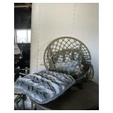 OUTDOOR SWING W/PILLOW