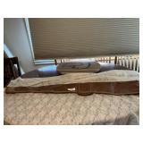 VIINLY GUN CASE, FANNEL LINED, APPROX 47' LONG
