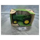 ERTLE 1:16 SCALE, JOHN DEERE MODEL M TRACTOR-NIB