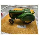 JOHN DEERE 620 TRACTOR- NO BOX