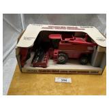 ERTL CASE IH 2166 AXIAL-FLOW COMBINE, 1:32 SCALE