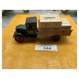 ERTLE 1931 HAWKEYE "JOHN DEERE" TRUCK BANK