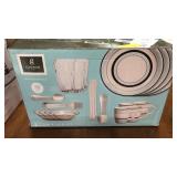 Gibson 32 pc Dishware Set