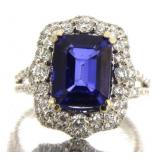 18kt Gold 5.84 ct Cushion Sapphire & Diamond Ring