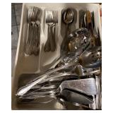 Matching Silverware & Kitchen Utensils