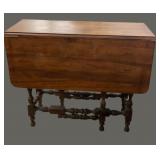 Beautiful Gate-Leg Drop-leaf Table