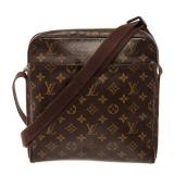 Louis Vuitton Trotteur Beaubourg MM Handbag