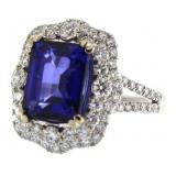 18kt Gold 5.84 ct Cushion Sapphire & Diamond Ring