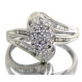 10kt Gold Brilliant Round & Baguette Diamond Ring