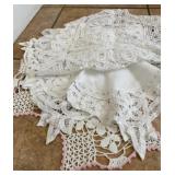 4 lace linens