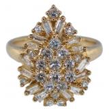 10kt Gold 1.00 ct Pear Shaped Diamond Ring