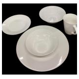 40 Pc Service for 8 JC HOME Dish Set