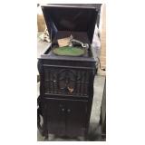 Estate Victrola Record Player