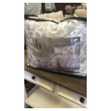 Home Expressions 8 Piece Set King