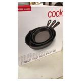 Cooks 3 pc Cast Iron Skillets