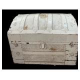 Camel Back Trunk wï¿½ Tray Painted White