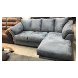 Ashley Sectional w/Reversible Chaise (Use On