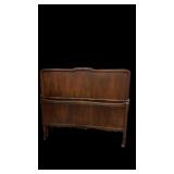 Vintage Full Bed wï¿½ Rails & Chest