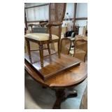 Dining Table wï¿½ 2 Leaves & 6 Chairs