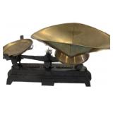 Vintage Cast Iron Force 15 Kilog Scales
