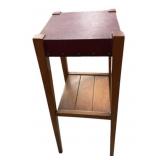 Stand wï¿½ Nailhead Trim