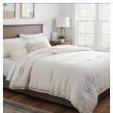 Full/Queen Tassel Border Comforter Set