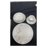 42 Pc Service For 8 Couture "Pretty Bouquet? Fine