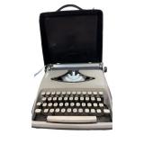 Vintage Remington Manual Typewriter & Case