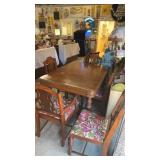 Estate Vintage Table & 6 Chairs