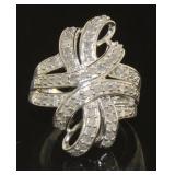 Elegant 1.00 ct Diamond Ribbon Ring