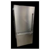 Hisense Refrigerator M86420763 Retail 949.00
